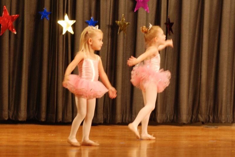 2012/05(May)/Sydney's Dance Recital/800x600_2012-05-12-Sydney's Recital-06.jpg